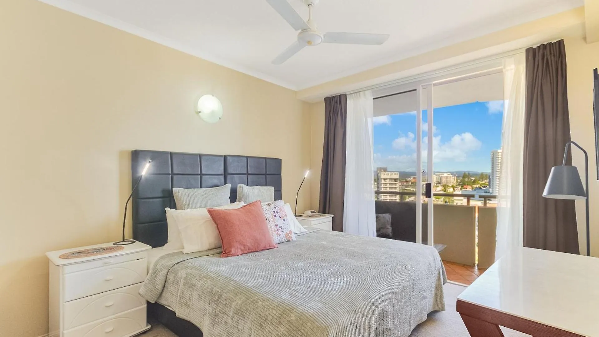 Ocean Tower Unit 1104 - Twin Towns Apartment Tweed Heads